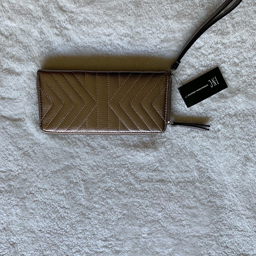 Wallet wristlet